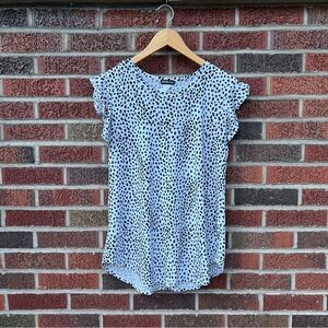 Heimish USA White and Black Speckled Flounce Sleeve Chiffon Short Sleeve Blouse